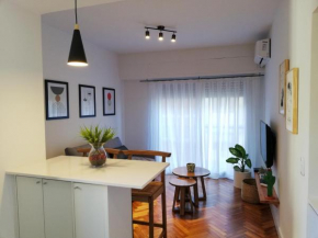 Amplio departamento: Luminoso y Confortable!